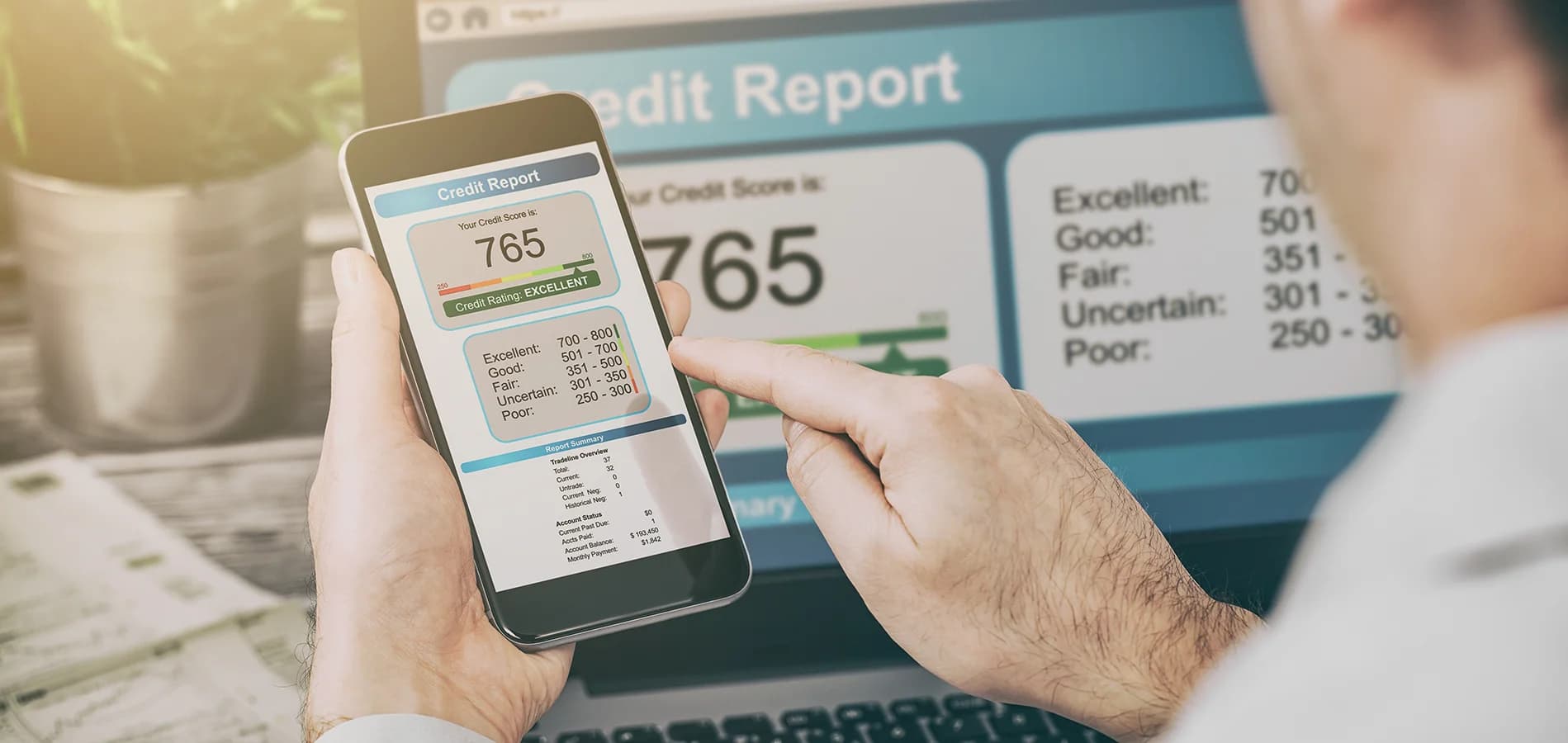 report-credit-score-banking-application-risk-626435909