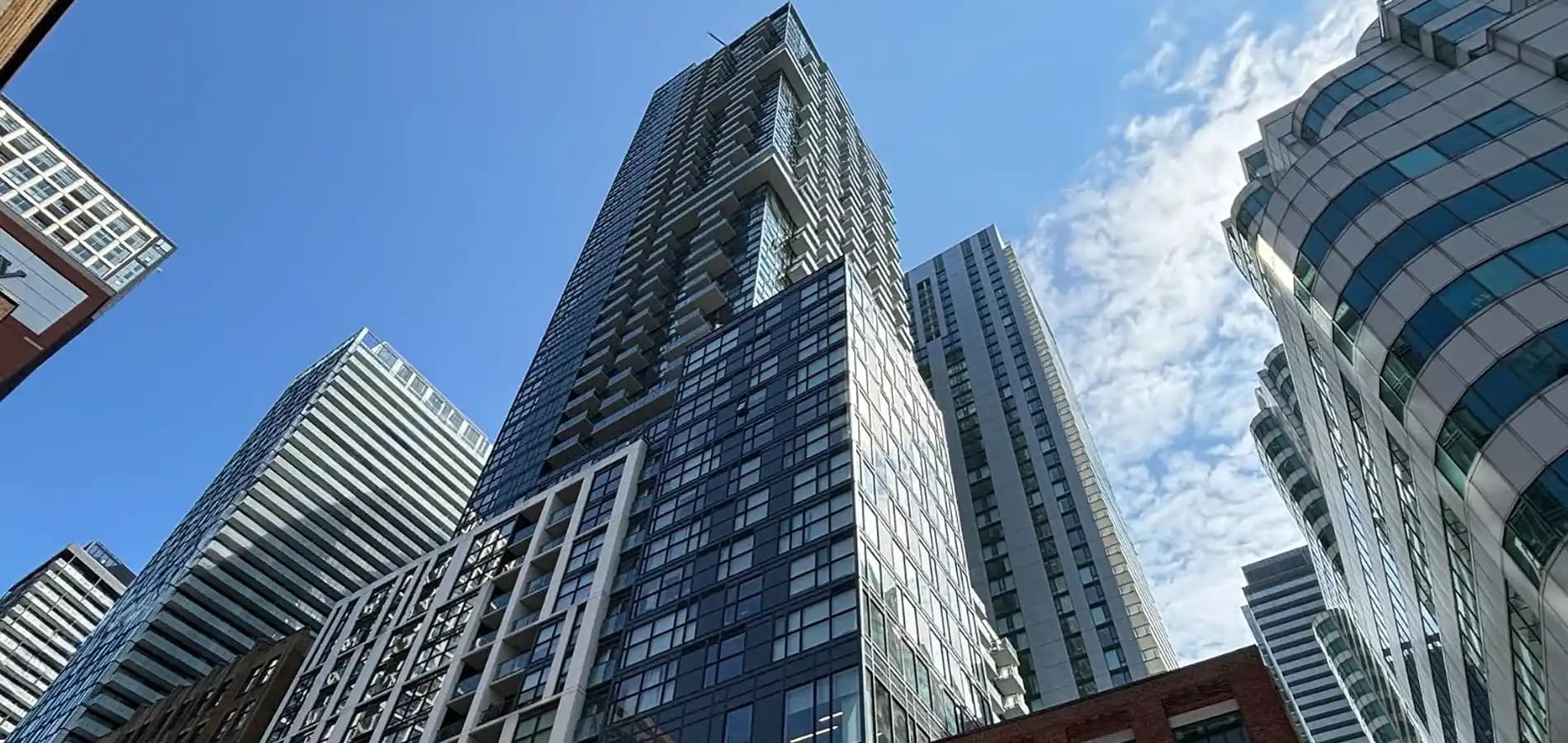 3113 - 87 Peter Street